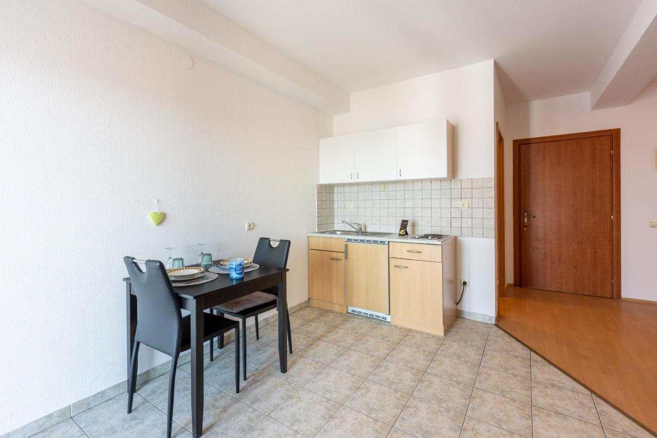 Apartments Antonija Crikvenica Exterior foto